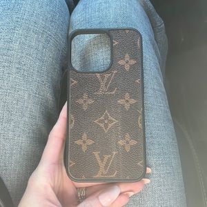 Beautiful Louis Vuitton iPhone 13 Pro phone case